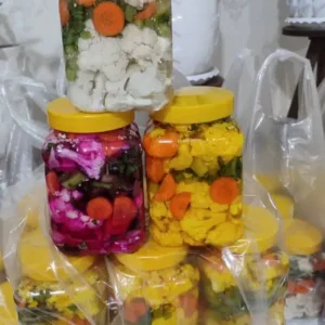 تهیه انواع ترشی و مربا